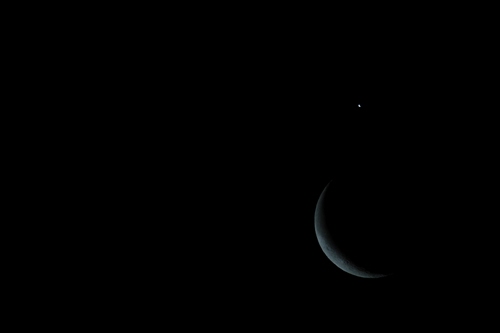 Immagine con luna, stella, nero, notte, cielo, pianeta, mezzaluna, fetta, spicchio, notturno