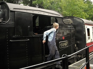 treno, nero, locomotiva, numeri, vagoni, ragazzo, alberi, uomo