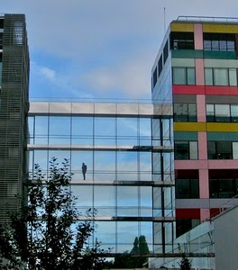 colori, uomo, albero, palazzo, cielo, finestre, vetro, palazzi, nuvole, vetrate, grattacielo