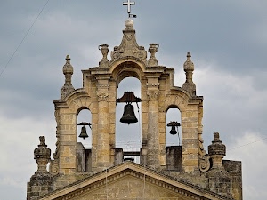 croce, campane, campanile, archi, chiesa, cielo, nuvole, tre, colonne, sculture, triangolo, campanili, vela, capitelli, banderuola