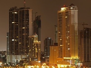 grattacieli, luci, città, notte, finestre, gru, piani, sera, notturno