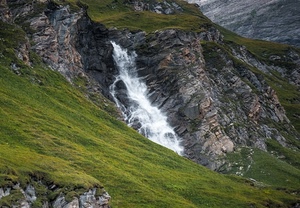 acqua, cascata, verde, montagna, rocce, erba, montagne, fiume, roccia, prato, torrente, schiuma, bianco, cascate, sassi