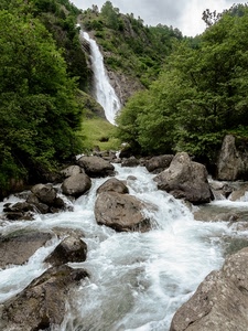 alberi, cascata, acqua, rocce, verde, fiume, torrente, sassi, roccia, massi