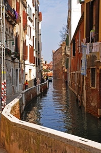 canale, acqua, panni, case, finestre, persone, venezia, parapetto, riflesso