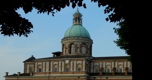 cupola, chiesa, foglie, finestre, cielo, albero, croce, verde, orologio