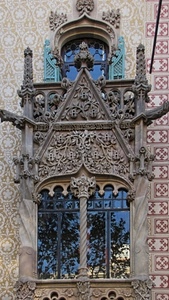 finestra, riflessi, riflesso, bifora, vetri, decorazioni, colonne, finestre, colonna, alberi, triangolo