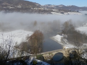 nebbia, alberi, ponte, fiume, montagne, acqua, neve, inverno, archi, lago, foschia, nuvole, cielo, paesaggio
