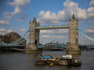 ponte, fiume, londra, torri, barche, nuvole, cielo, acqua, tamigi