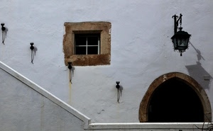 lampione, finestra, arco, ombra, porta, muro, bianco, grata, ombre, marrone, casa, inferriata, lampada