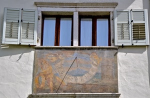 meridiana, finestre, persiane, numeri, vetri, due, ombra, ore, muro, orologio