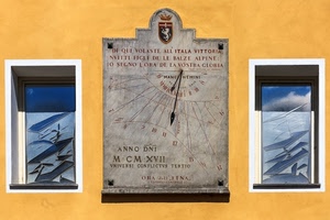 meridiana, finestre, muro, stemma, numeri, ore, finestra, ombra, vetri, giallo