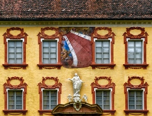 finestre, meridiana, statua, tetto, giallo, otto, facciata, palazzo, orologio