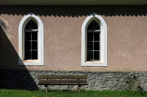 panchina, finestre, due, erba, muro, ombre, ombra, verde