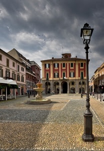 lampione, piazza, fontana, nuvole, palazzo, palazzi, cielo, selciato