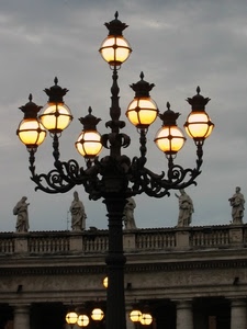 statue, luci, lampione, cielo, nuvole, lampioni, colonne, colonnato, ferro