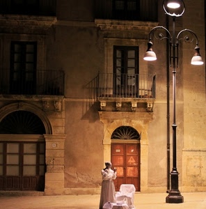 lampione, porta, bianco, strada, balcone, portone, artista, balconi, finestra, luce, persona, notturno