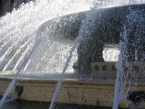 fontana, acqua, zampilli, getti, marmo, controluce, gocce, schiuma, spruzzi