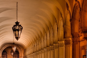 archi, lampioni, portico, pilastri, colonne, finestre, lampadari, porticato, arco, catene, volta, prospettiva, lampadario