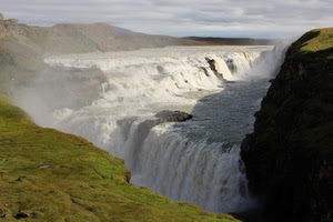 acqua, cascata, nuvole, verde, cielo, cascate, rocce, montagna, fiume, montagne, natura, schiuma, spruzzi, bianco