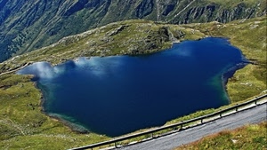 strada, lago, montagna, verde, acqua, azzurro, blu, prati, montagne, erba, alberi, riflesso