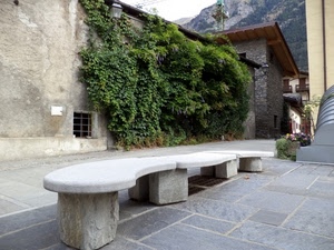 panchina, verde, pietra, finestra, case, grata, piante, edera, muro