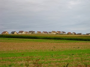 case, campo, verde, cielo, erba, tetti, prato, panorama, paesaggio, nuvole, campagna, casette