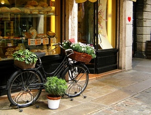 bicicletta, vetrina, fiori, negozio, vasi, ruote, vaso, piante, cuore, cestini, verde, bici, marciapiede, vetrine