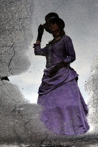 cappello, riflesso, viola, donna, acqua, pozzanghera, guanti, vestito, strada, costume, asfalto