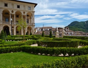 verde, giardino, aiuole, villa, nuvole, archi, prato, colonne, palazzo, siepe, cielo, siepi, piante