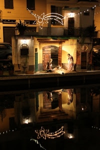 presepe, riflesso, stella, cometa, acqua, luci, notte, natale, finestre, luminarie, natività, notturno, madonna, case