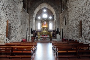 chiesa, altare, banchi, arco, pietre, finestre, panche, interno, muri, porte, legno, luci, altoparlanti