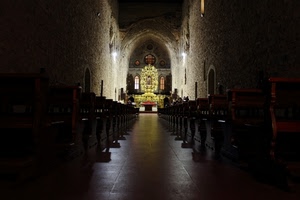 chiesa, altare, panche, oro, banchi, arco, luci, interno, navata, prospettiva, buio