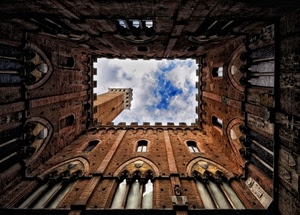 cielo, torre, finestre, nuvole, trifore, merli, palazzo, cortile